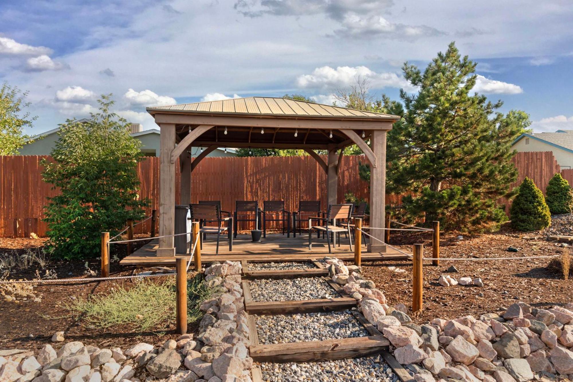 Western Canon Hotel