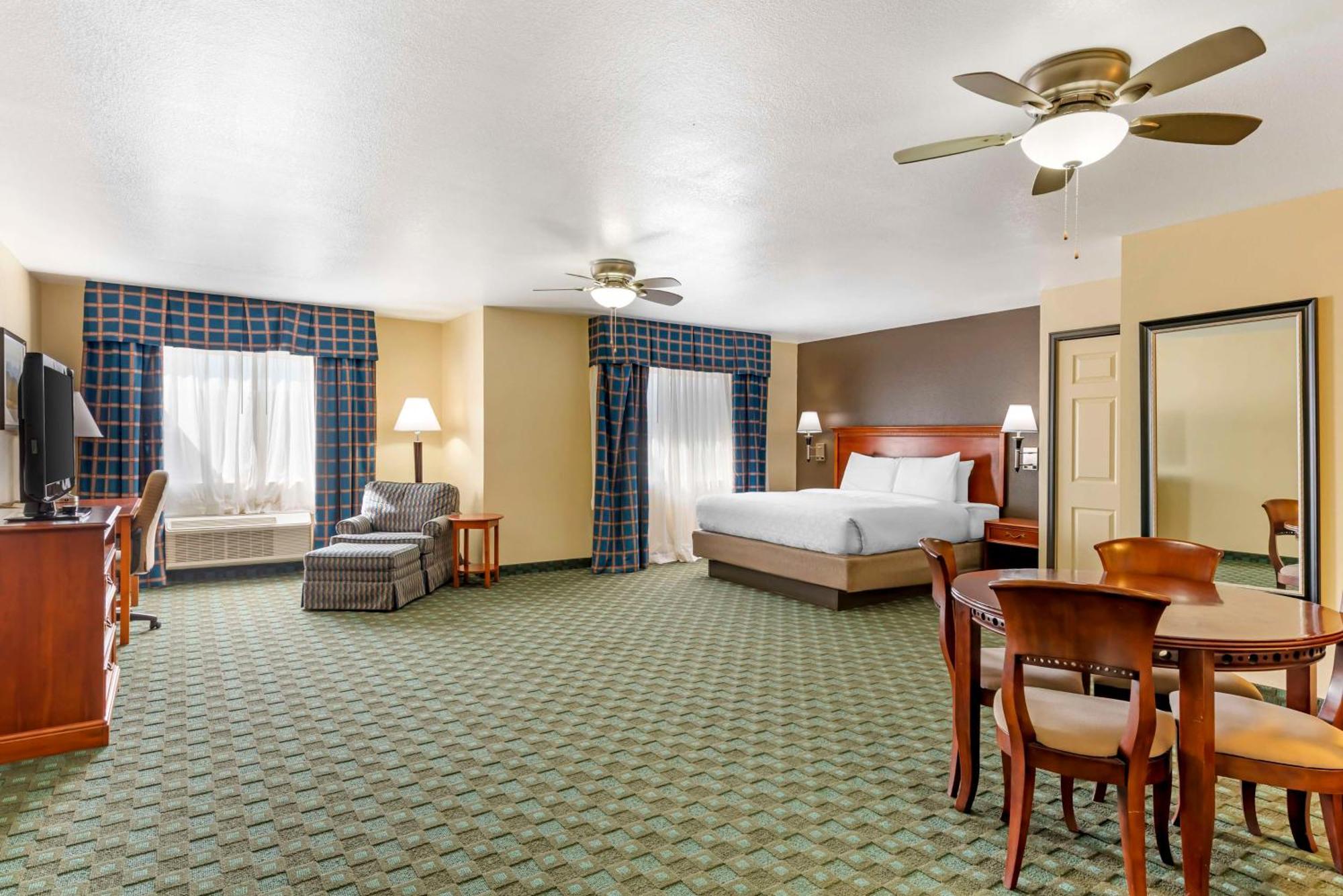 Western Canon Hotel