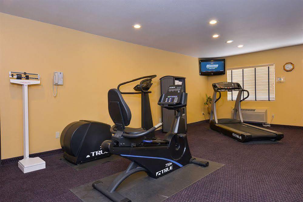 Western Canon Hotel 3*